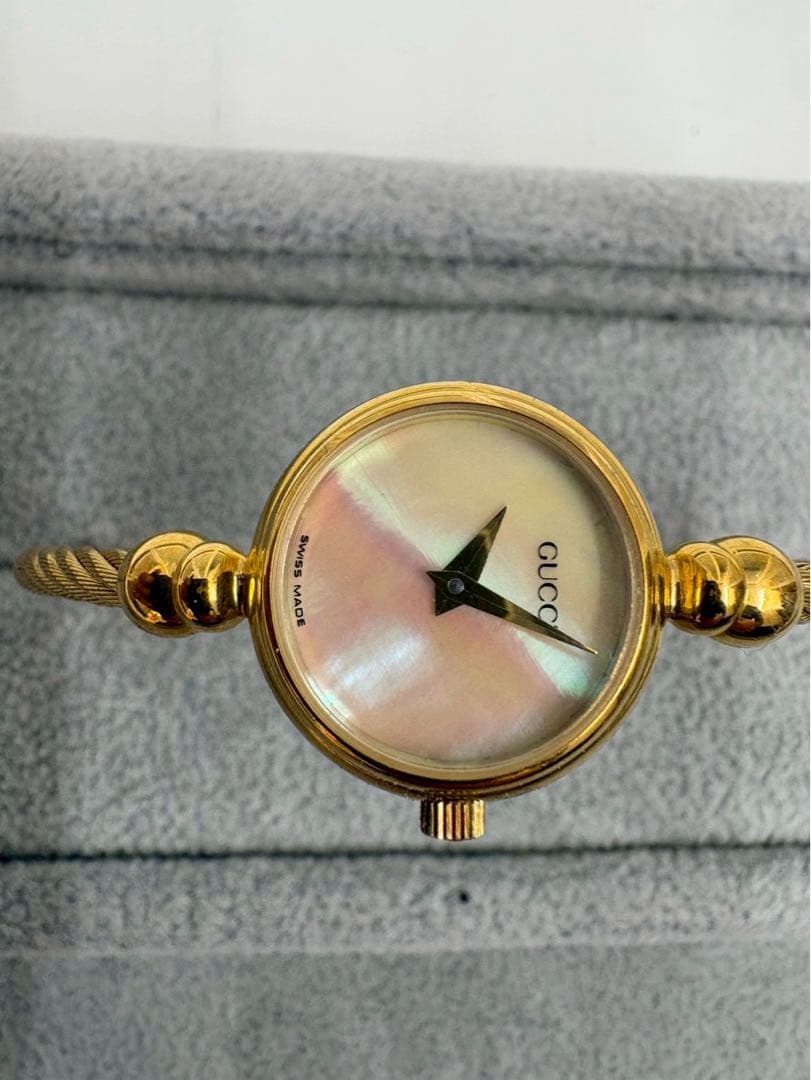 GUCCI 2700.2L バングルウォッチ QZ シェル文字盤 電池切れ不動