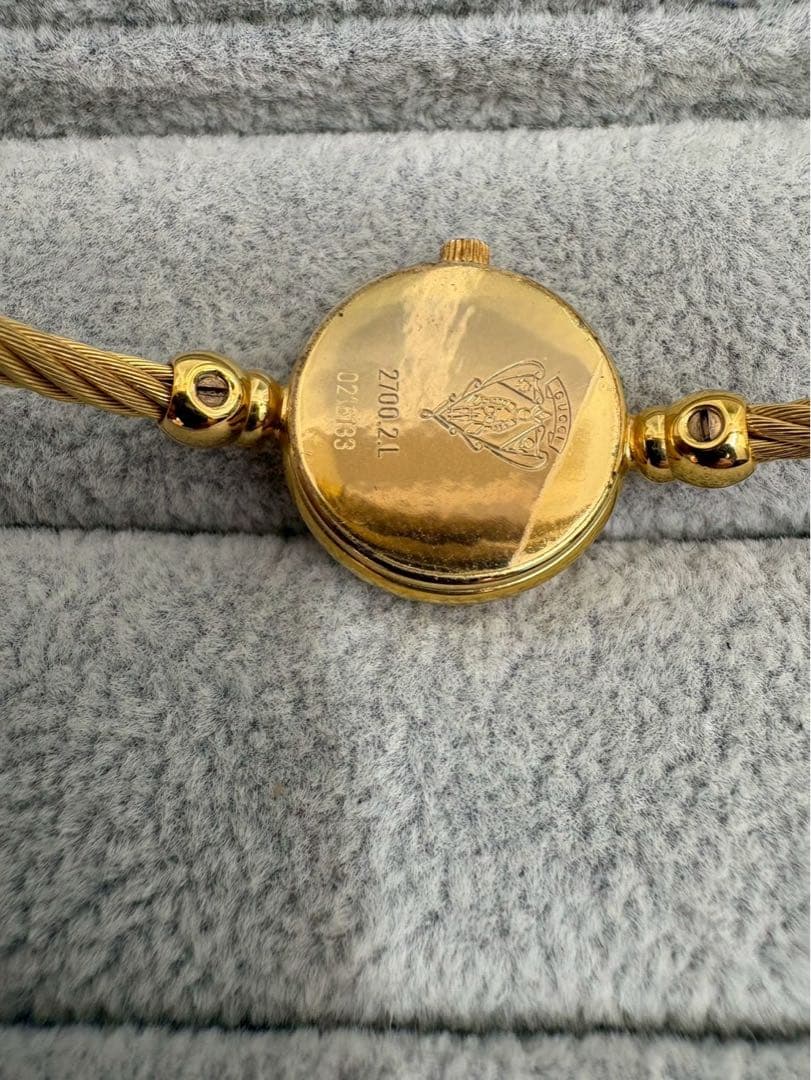 GUCCI 2700.2L バングルウォッチ QZ シェル文字盤 電池切れ不動