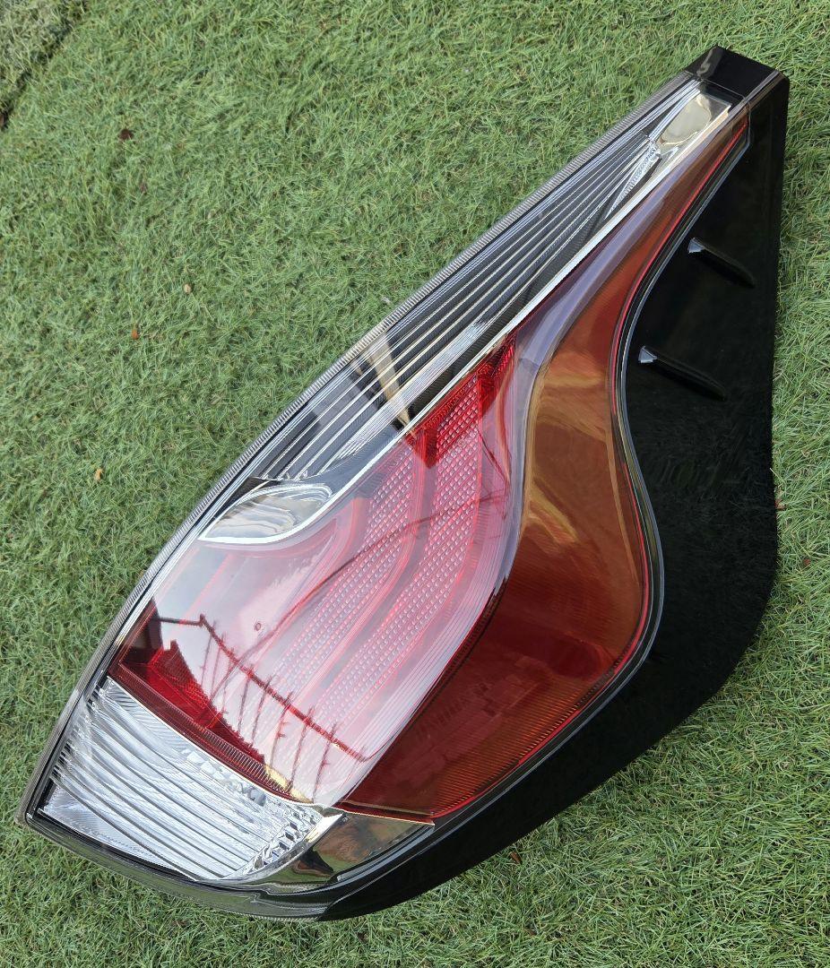 アクア　テールランプ