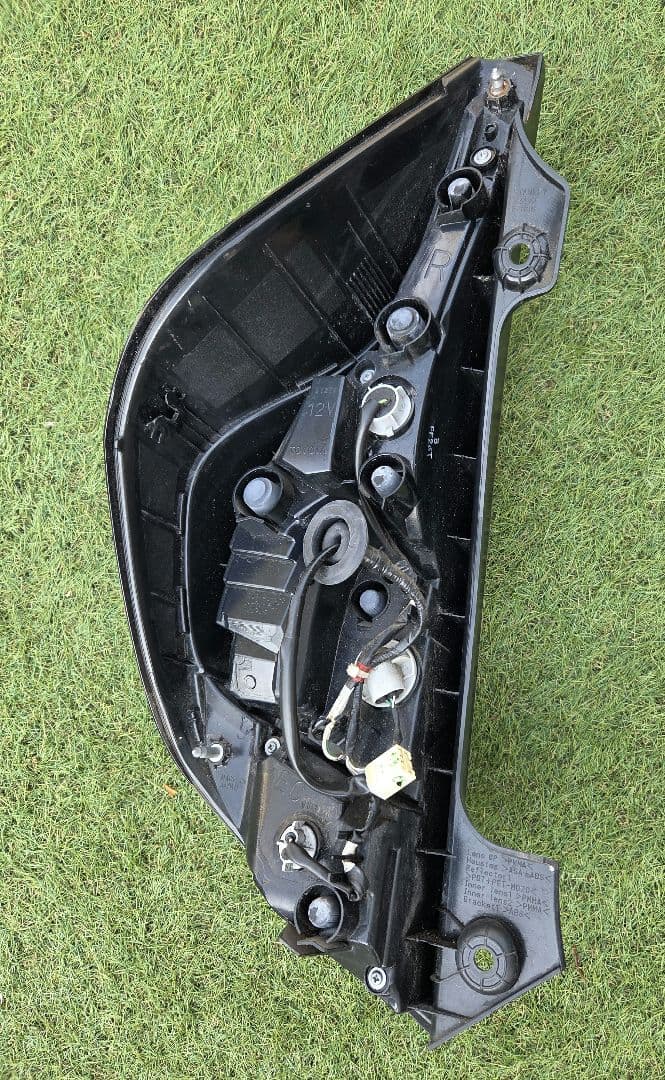 アクア　テールランプ