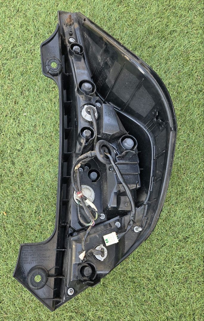 アクア　テールランプ