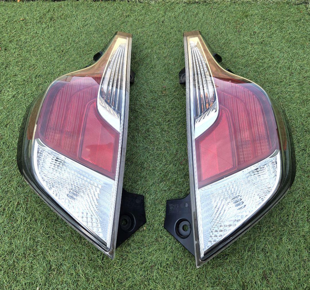 アクア　テールランプ