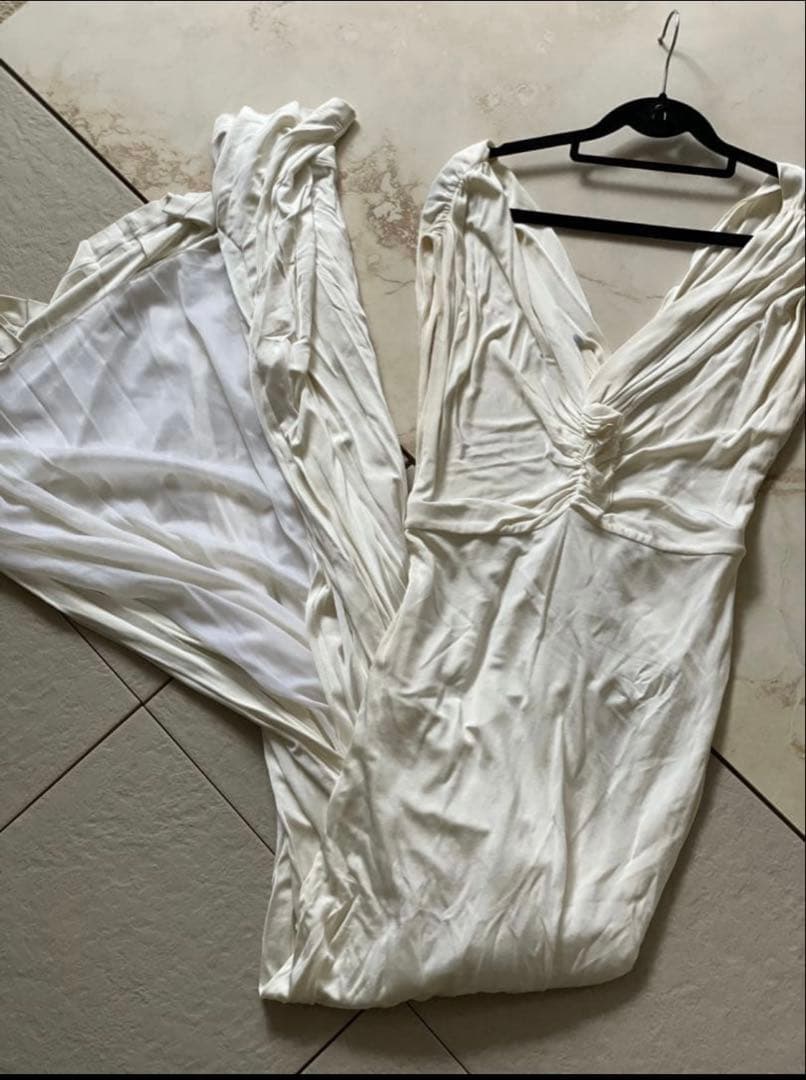 a Ferretti Vネック ドレープ ロングドレス ホワイト