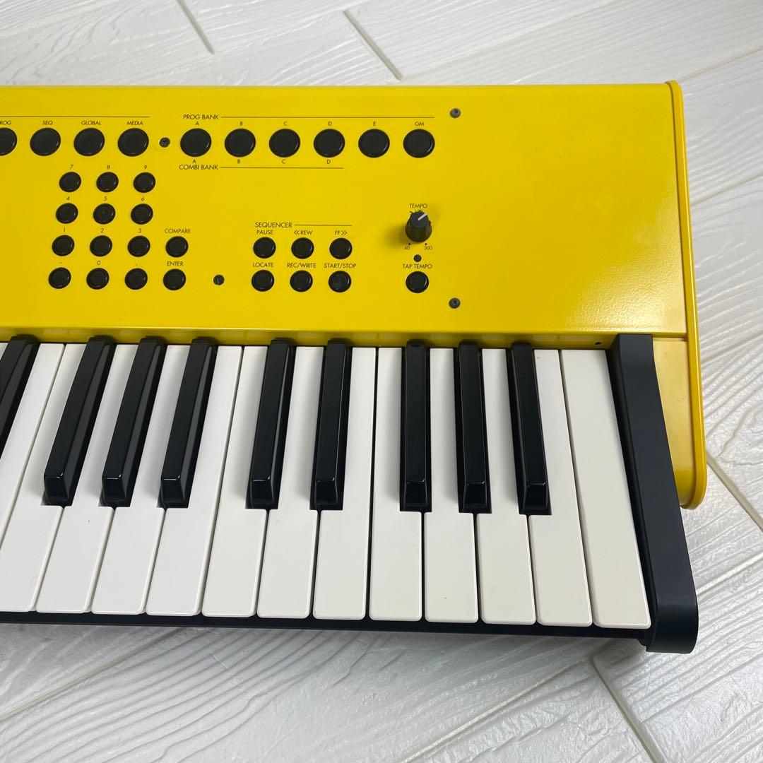 【希少】コルグ　KORG M50 シンセサイザー 61鍵 限定カラー　イエロー