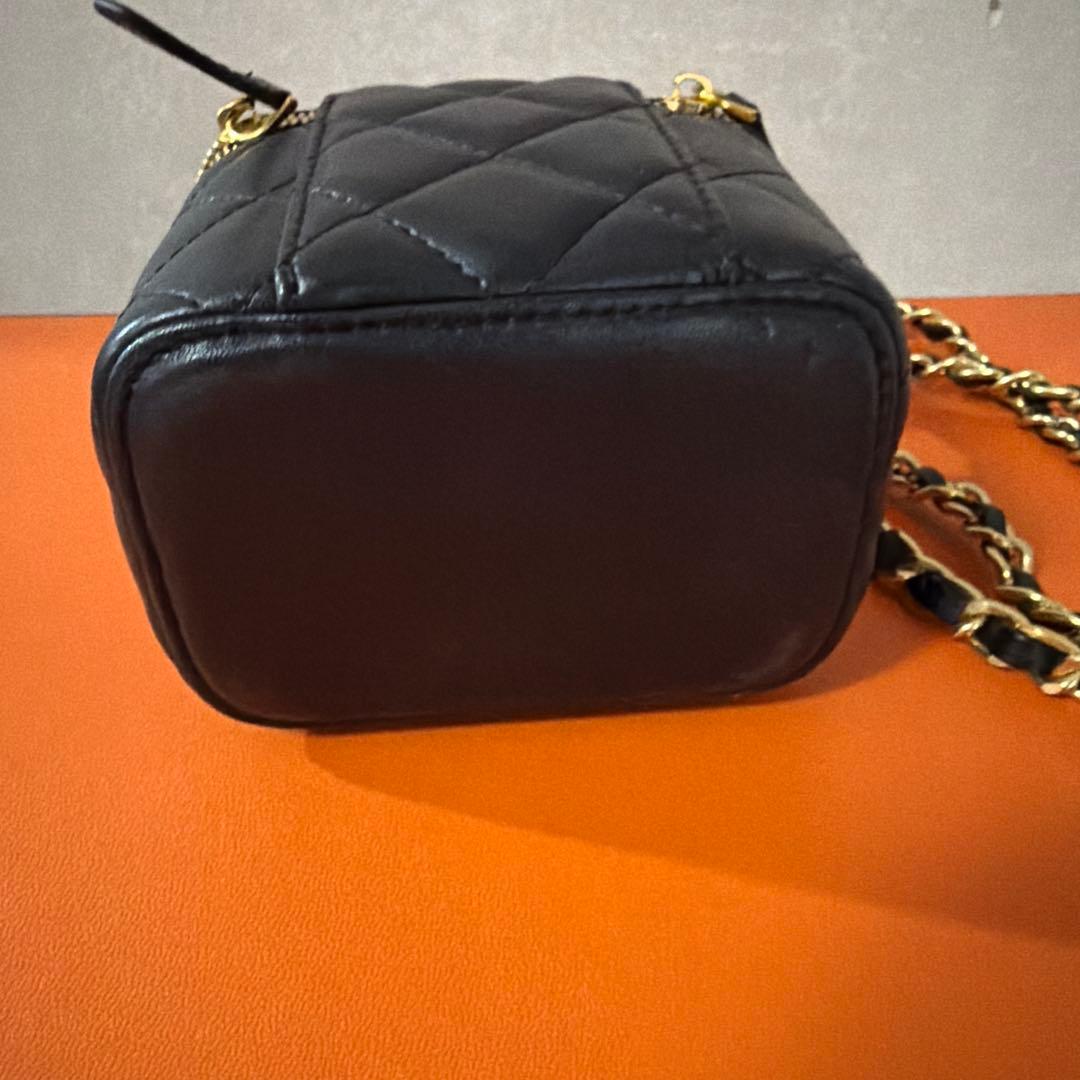 CHANEL ノベルティ ミニバニティー