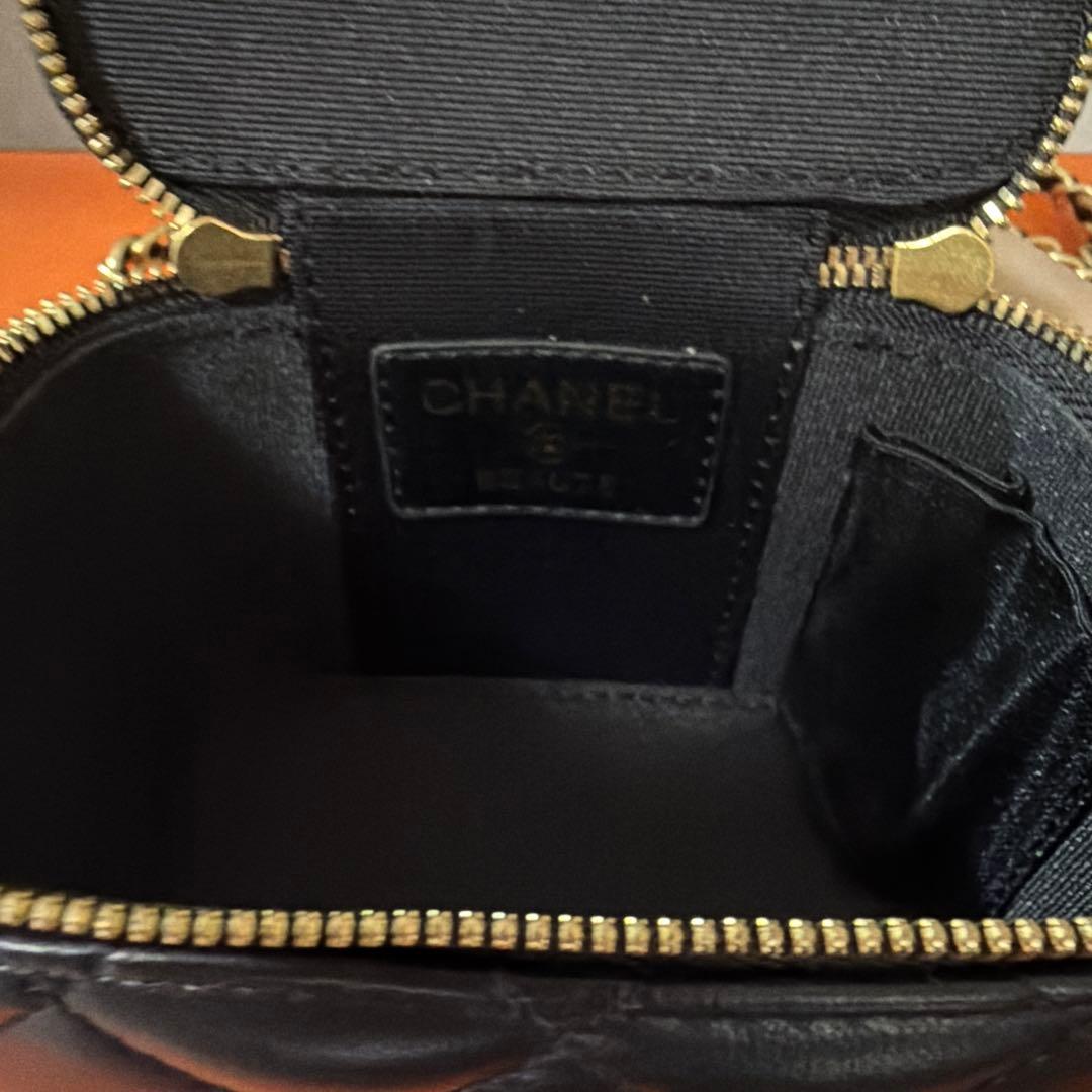 CHANEL ノベルティ ミニバニティー