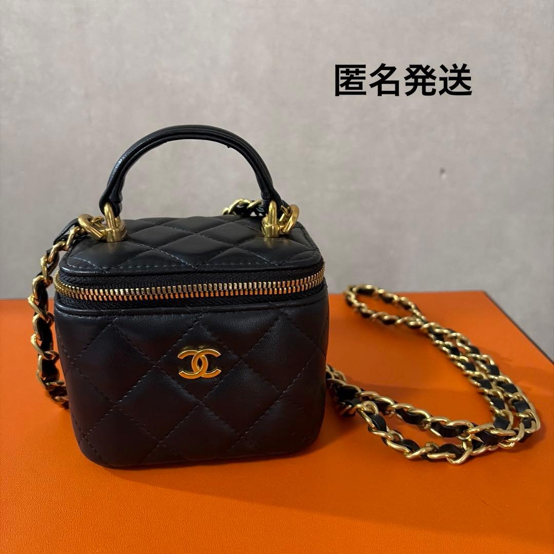 CHANEL ノベルティ ミニバニティー