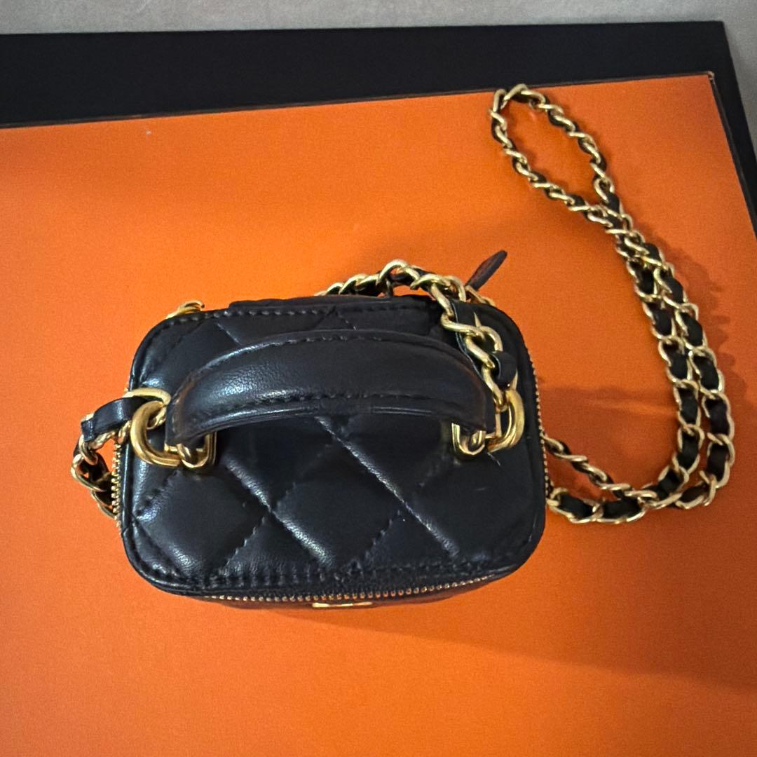 CHANEL ノベルティ ミニバニティー