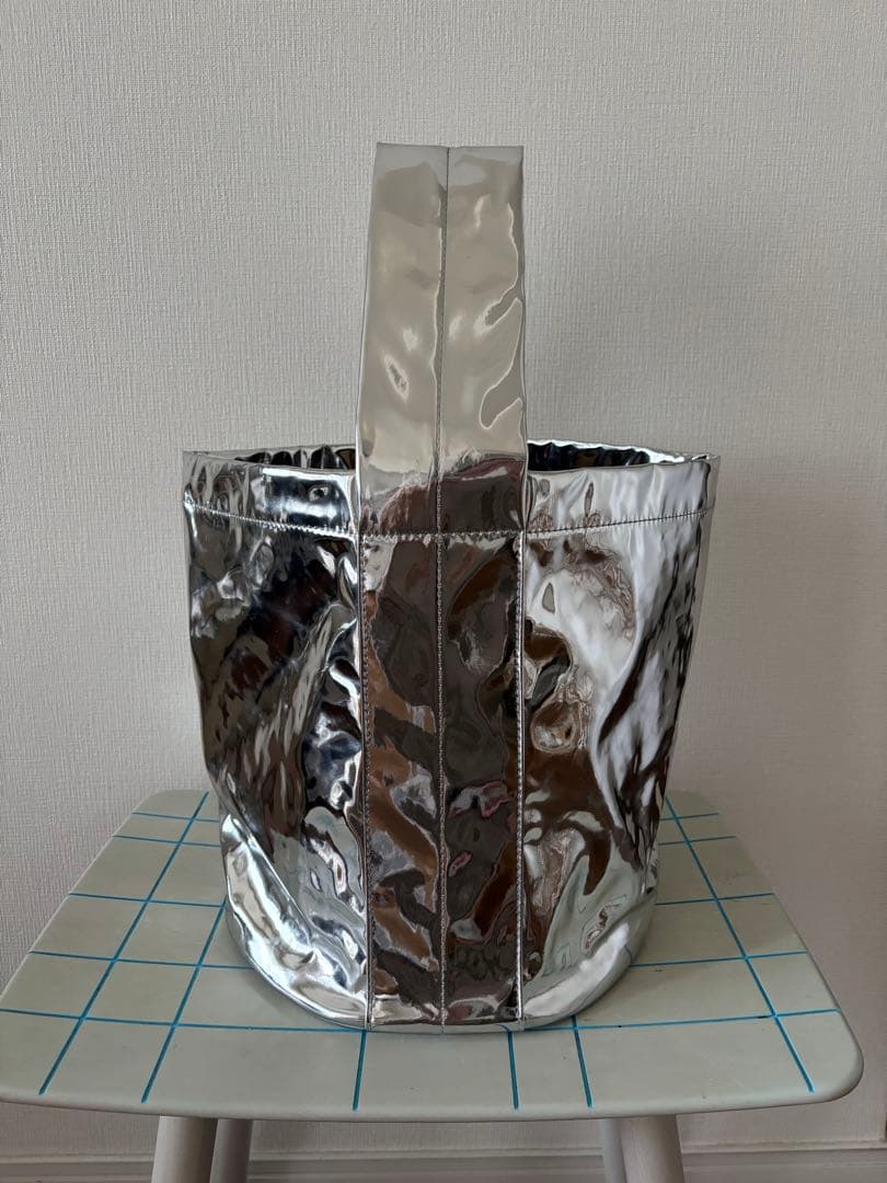 新品未使用　burself cecechic ミラーバスケット　シルバー