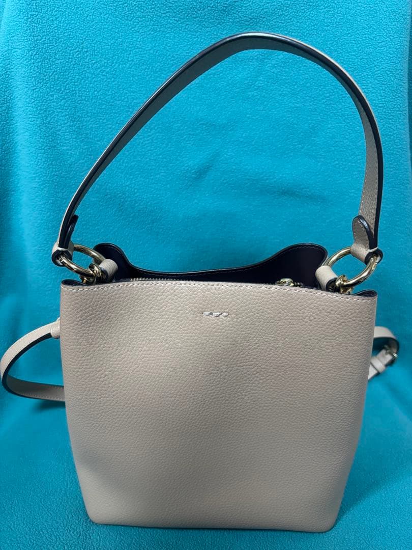 COACH コーチ　モリーバケット ショルダーバッグ　ベージュ