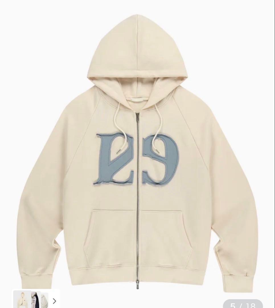 ILLIGO イリゴ クリーム色ジップアップフーディ（21刺繍）Sサイズ