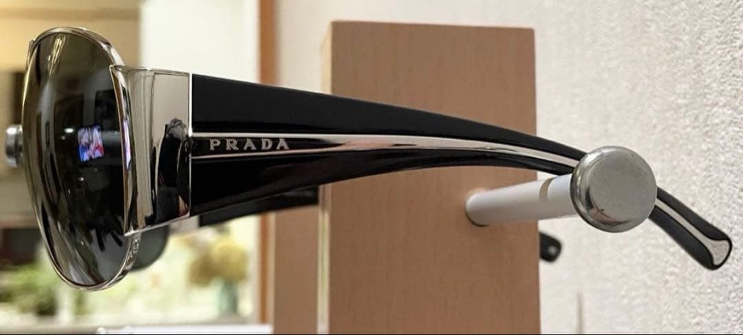 PRADA サングラス HYDE