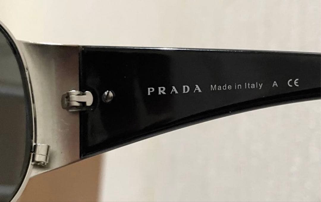 PRADA サングラス HYDE