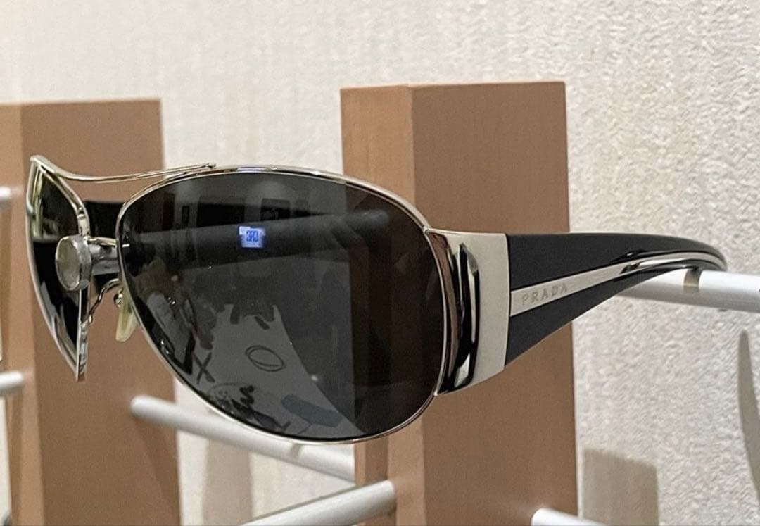 PRADA サングラス HYDE