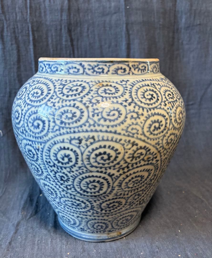 総蛸唐草沈香壺　江戸時代中期