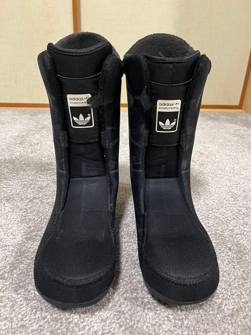 adidas スノーボードブーツ 黒/白