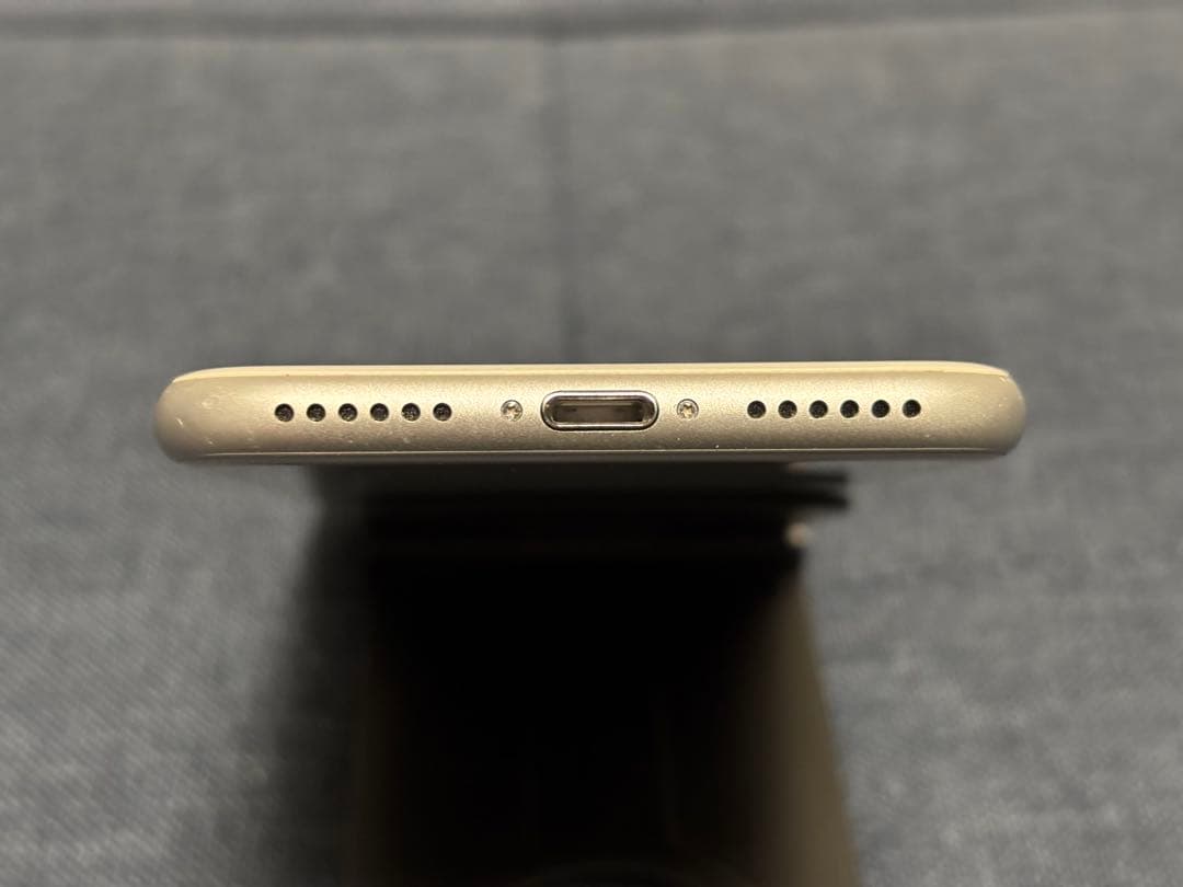 iPhone8本体 64GB シルバー