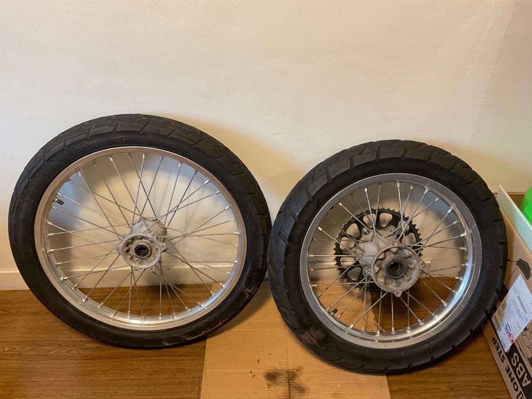 ホンダ crf250x/r 純正ホイール前後& タイヤセット