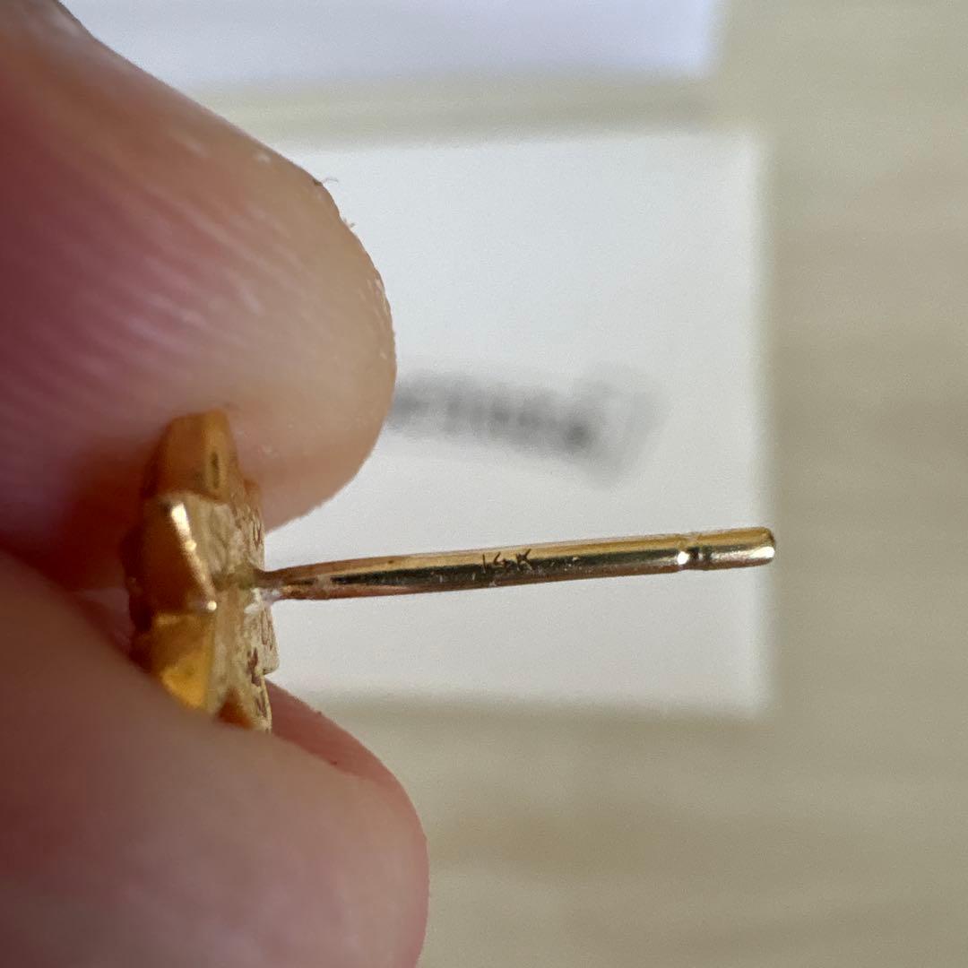 CHROME HEARTS 22Kゴールドスター型ピアス