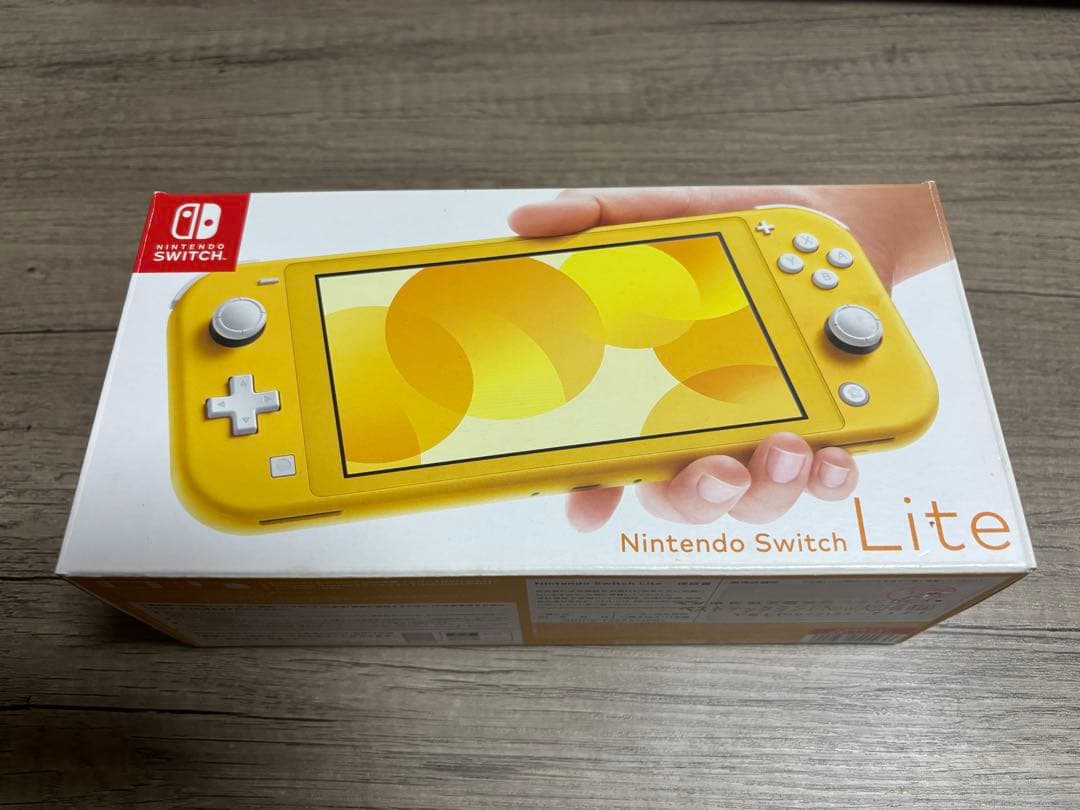 Nintendo Switch Lite イエロー 本体 箱　充電器付き 美品