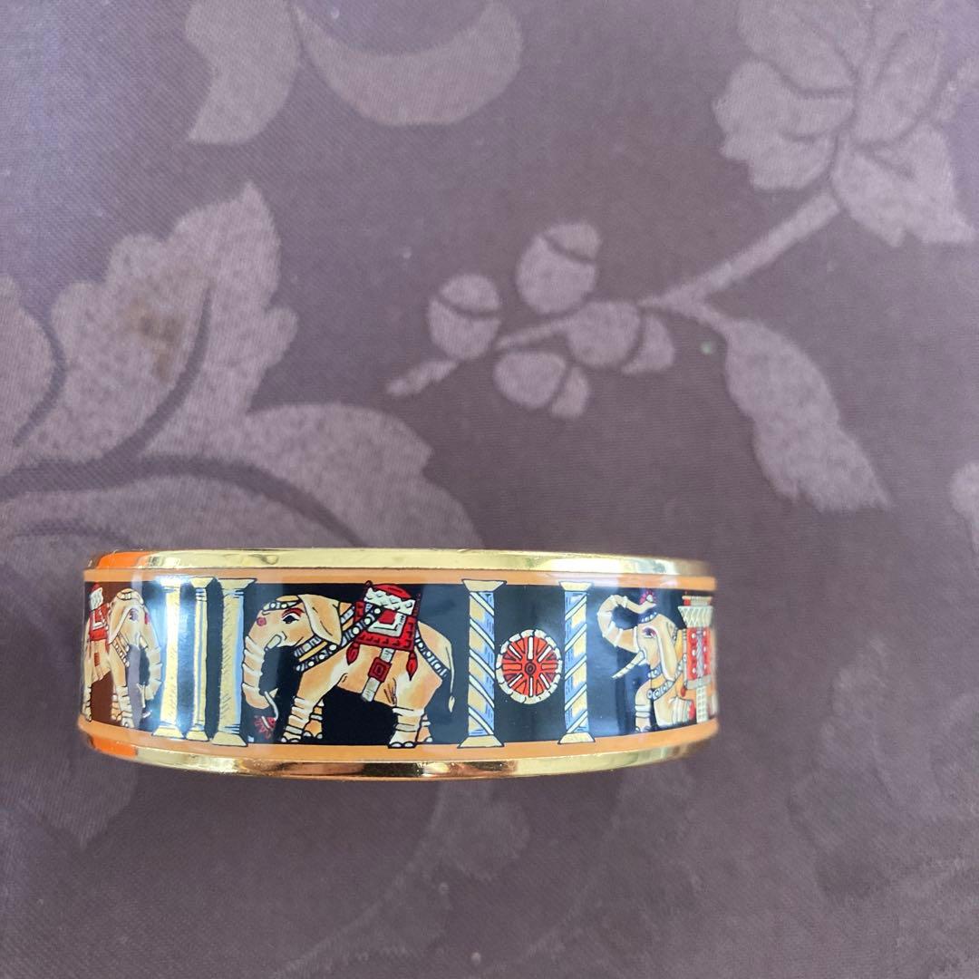 HERMES 象モチーフ バングル