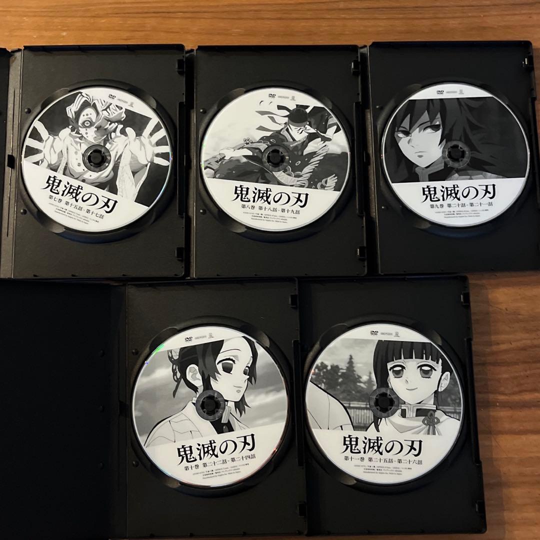 鬼滅の刃 立志＋無限列車＋遊郭＋刀鍛冶の里＋柱稽古 DVD 全31枚　ケース付き