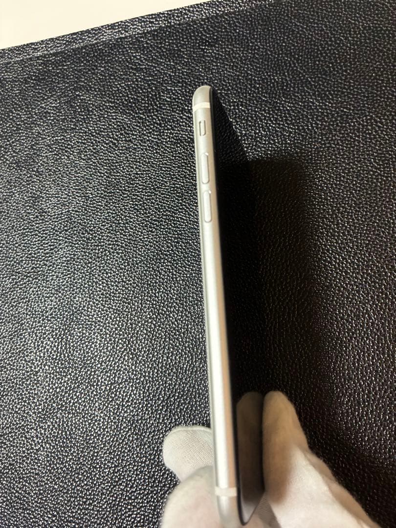 Apple iPhone SE (第2世代) ホワイト　本体と付属品