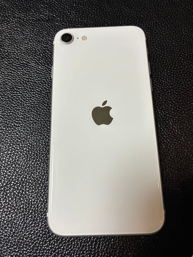 Apple iPhone SE (第2世代) ホワイト　本体と付属品