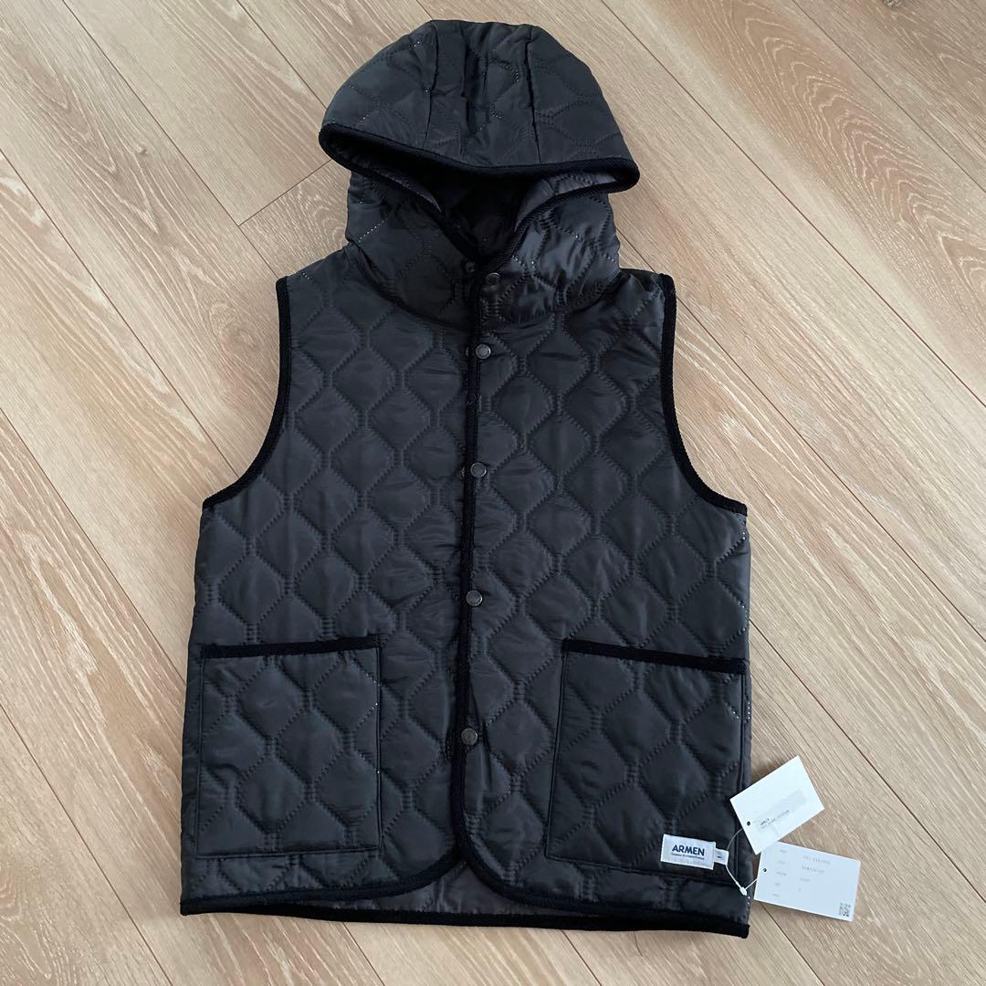 ARMEN ヒートキルトフーデットベスト