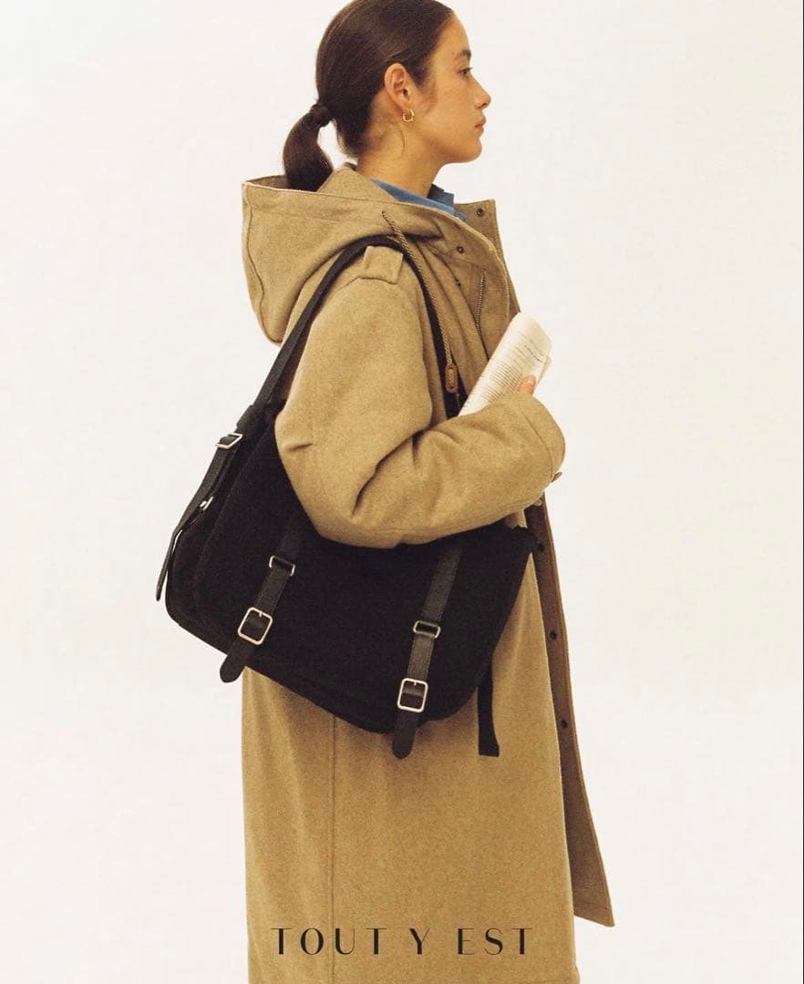 トゥティエ SAC BOUT ブラック メッセンジャーバッグ