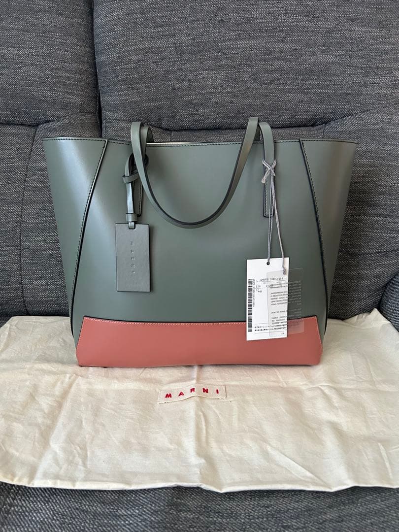 未使用品　MARNI マルニ　トートバッグ バイカラー　ショルダー　A4可能
