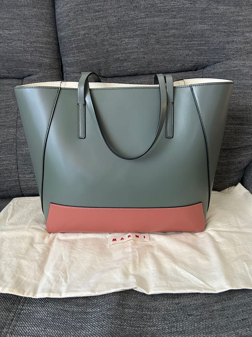 未使用品　MARNI マルニ　トートバッグ バイカラー　ショルダー　A4可能