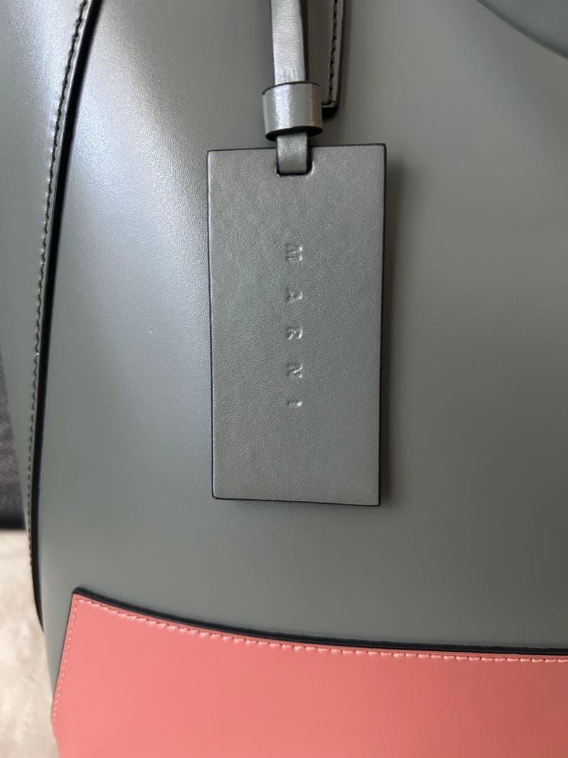 未使用品　MARNI マルニ　トートバッグ バイカラー　ショルダー　A4可能