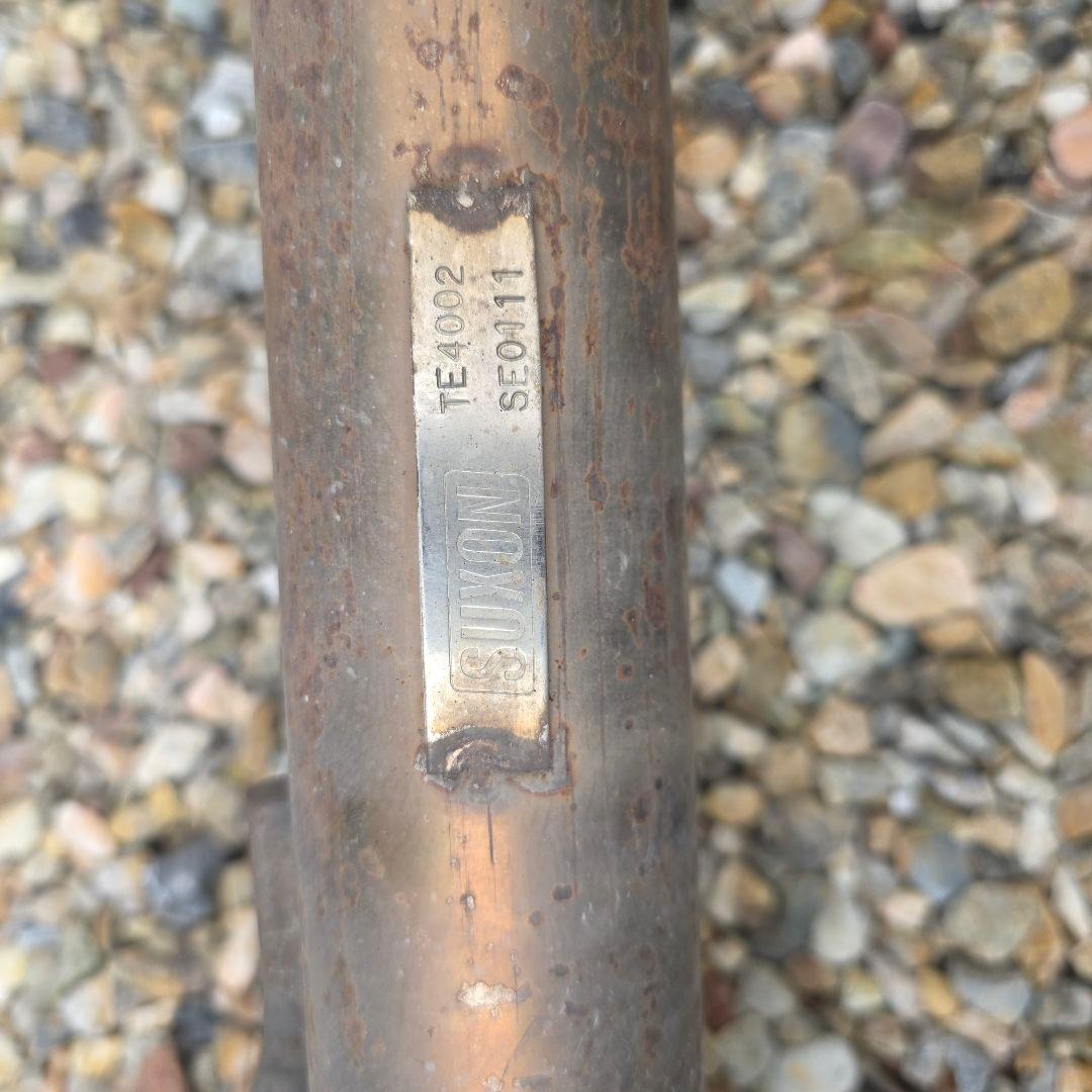 サクソン/SUXON マフラー TE4002ハイラックス サーフ215