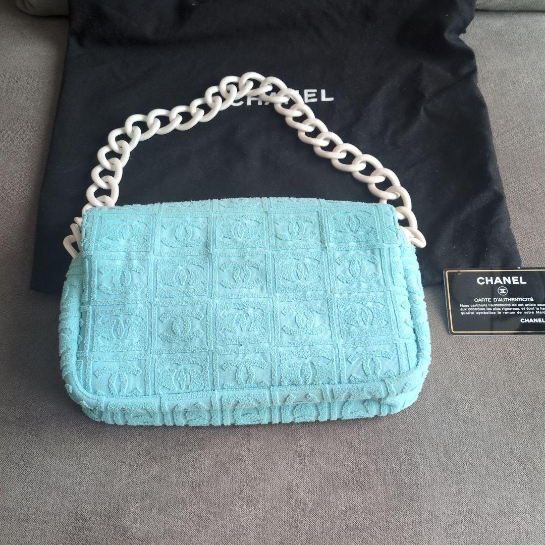 CHANEL シャネル　チェーンショルダーバッグ　ココマーク　マトラッセ　パイル