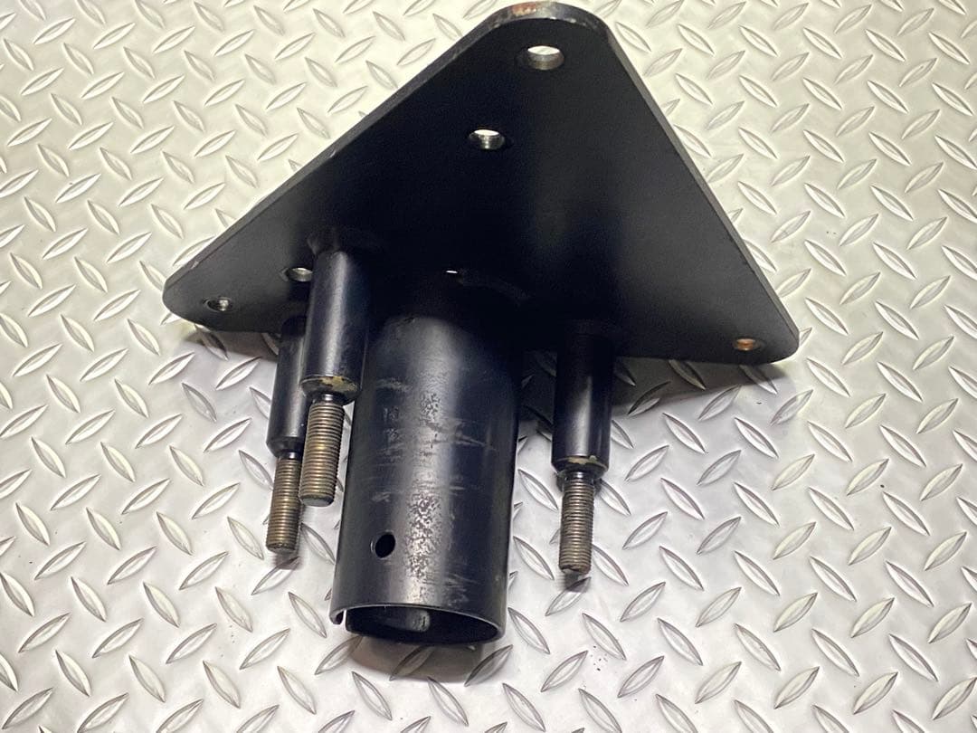 W463 G350d 背面タイヤブラケット純正品