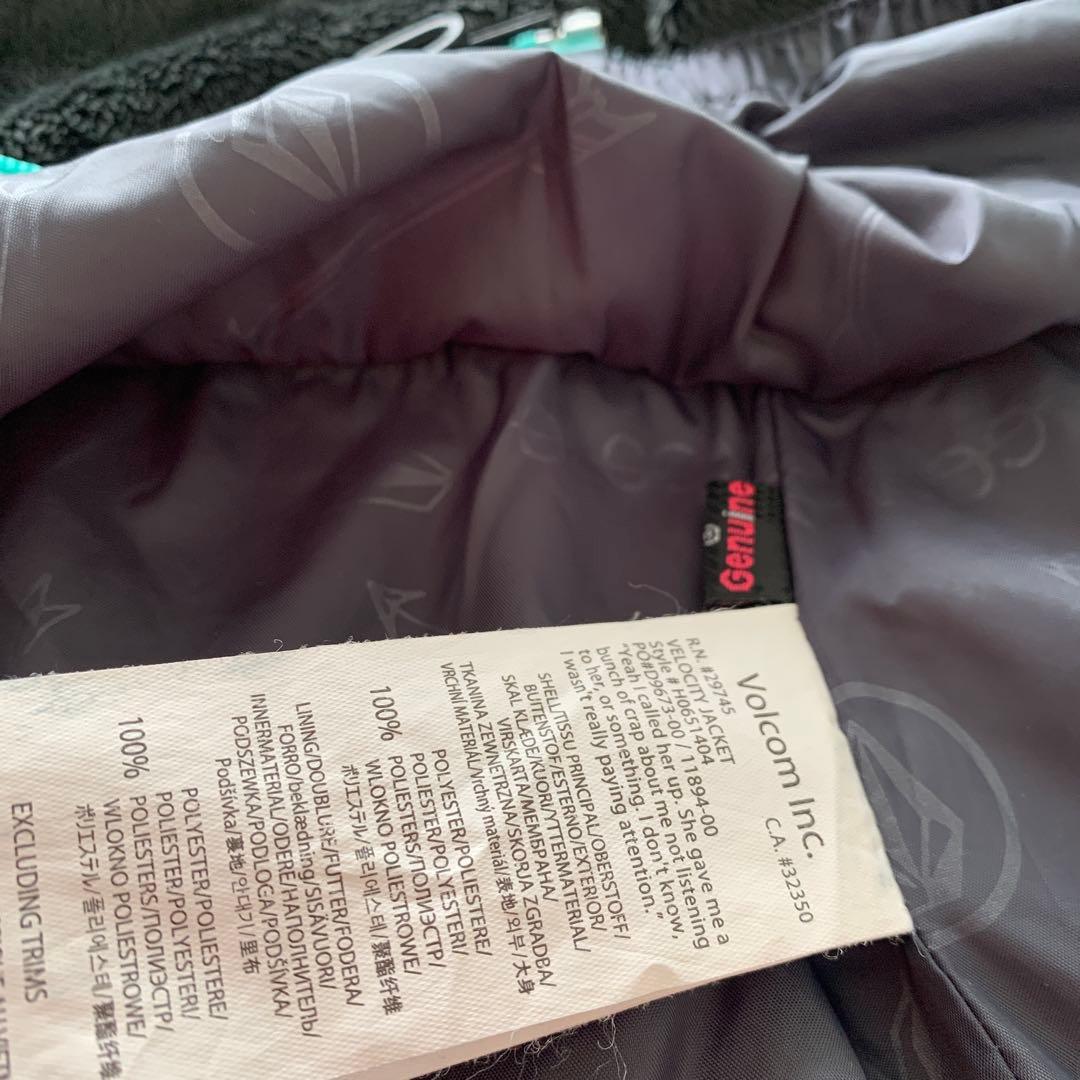 試着のみ✨VOLCOM　スノーボードウェア　ジャケット　花柄Sレディース