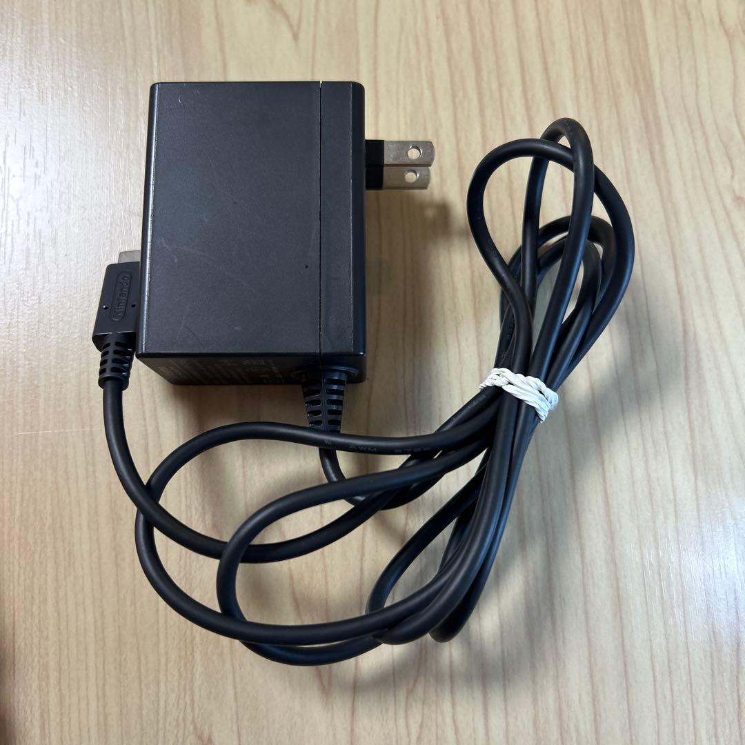 Nintendo Switch Lite コーラル 本体 ケースと充電器付き