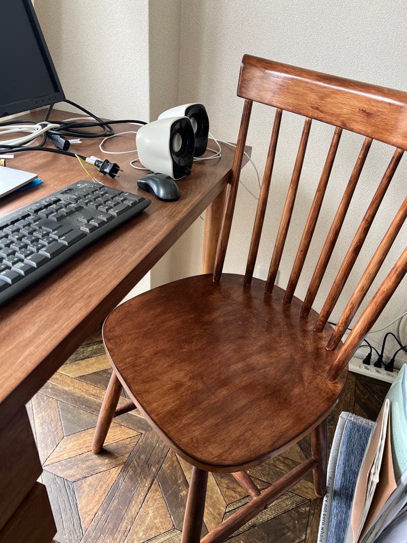 木製デスクと椅子のセット