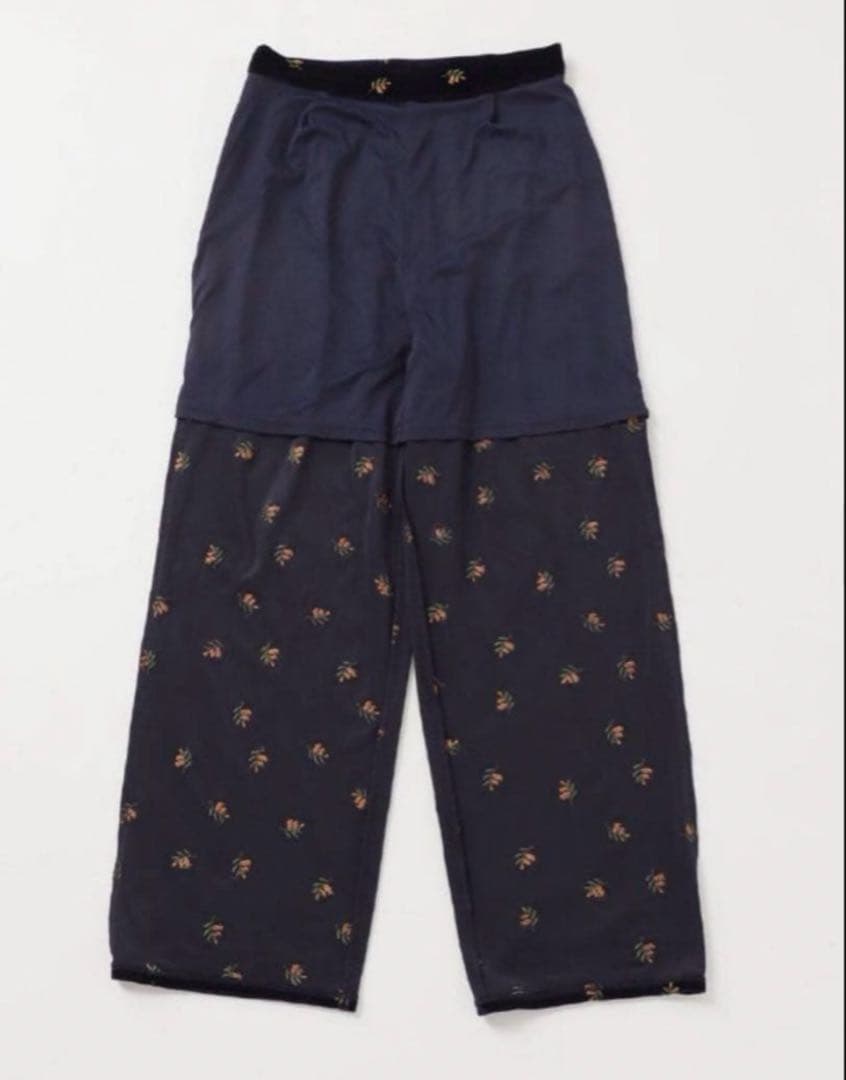 OUTDOOR PRODUCTS 刺繍ベロアフレアパンツ 36