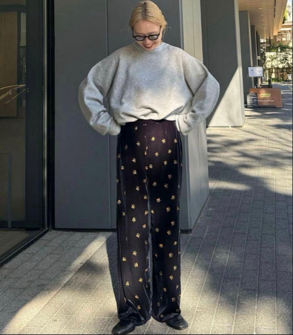 OUTDOOR PRODUCTS 刺繍ベロアフレアパンツ 36