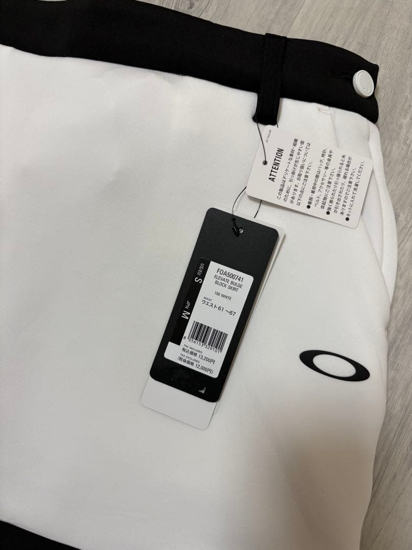 新品　MサイズOAKLEY オークリーゴルフセットアップ モックネック＆スカート