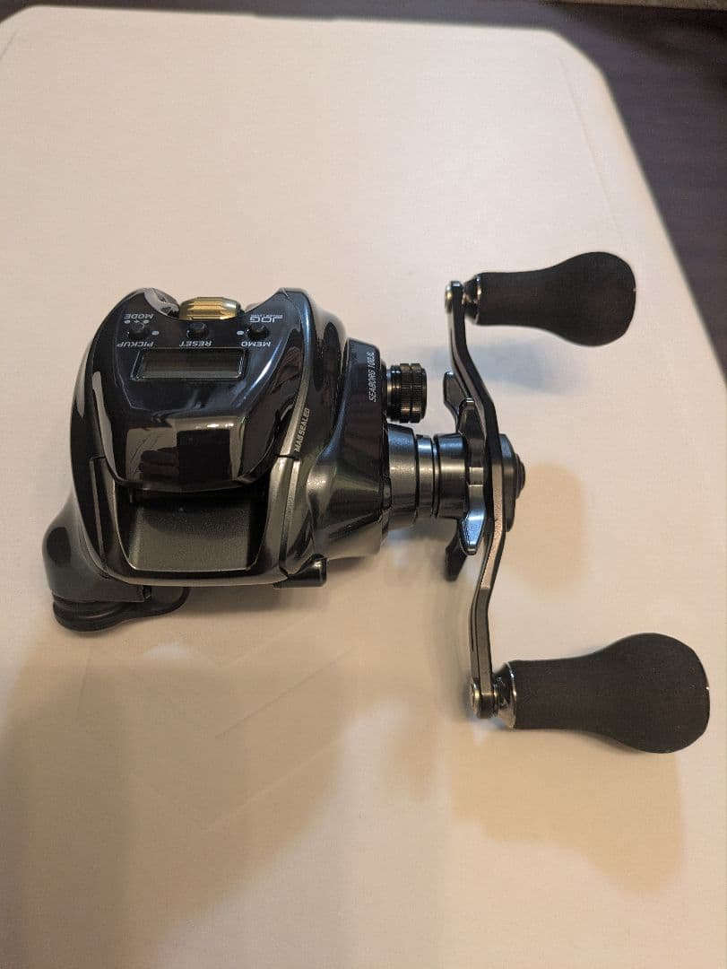 ダイワ　シーボーグ100jl（左）　美品