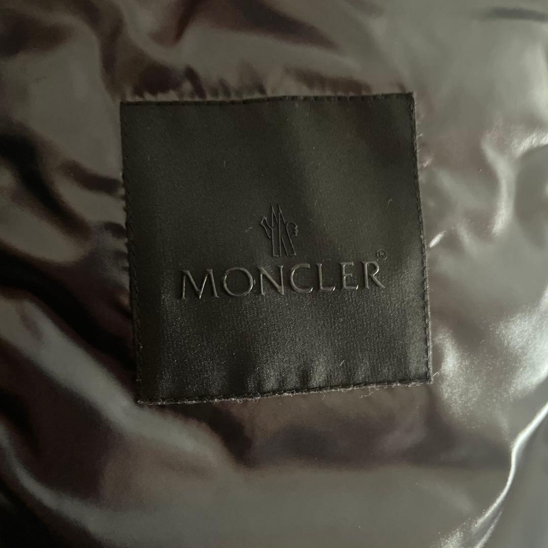 MONCLER ホワイト ダウンベスト