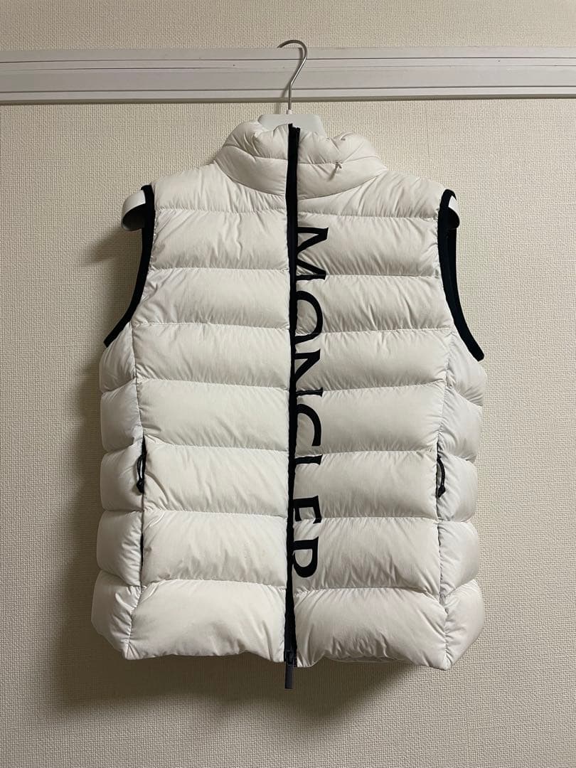 MONCLER ホワイト ダウンベスト