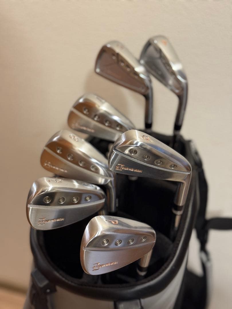 美品】アクシスゴルフ　コンボアイアンセット　4-P ７本　Z4MB Z4CB