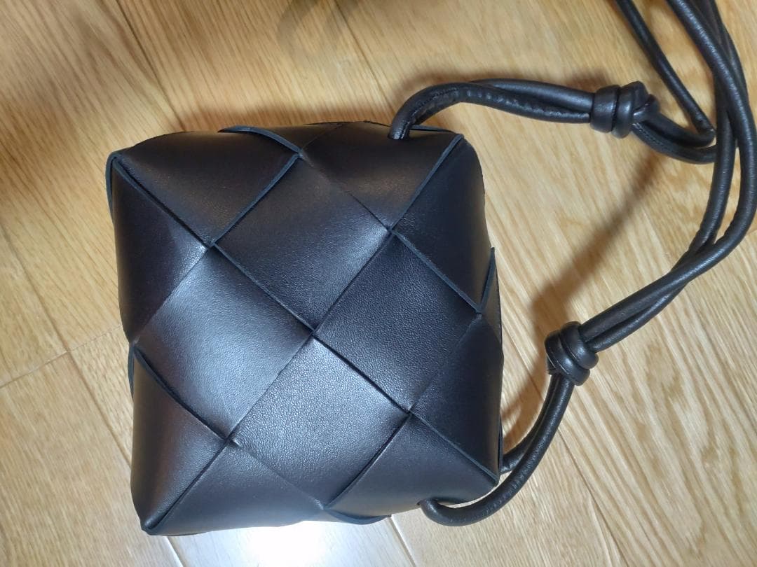 BOTTEGA VENETA ショルダーバッグ　ミニカセット　カメラバッグ