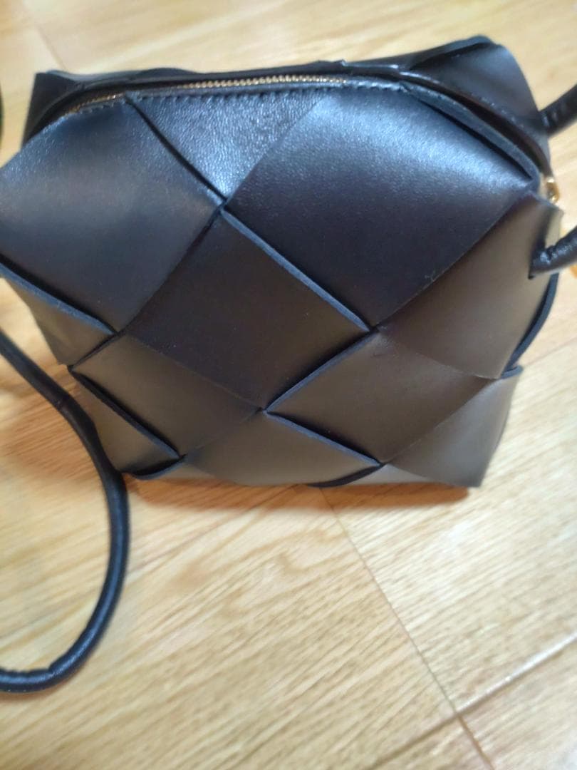 BOTTEGA VENETA ショルダーバッグ　ミニカセット　カメラバッグ