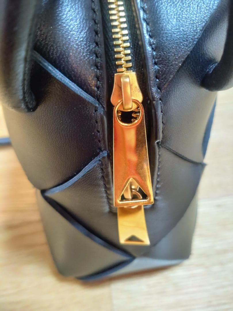 BOTTEGA VENETA ショルダーバッグ　ミニカセット　カメラバッグ