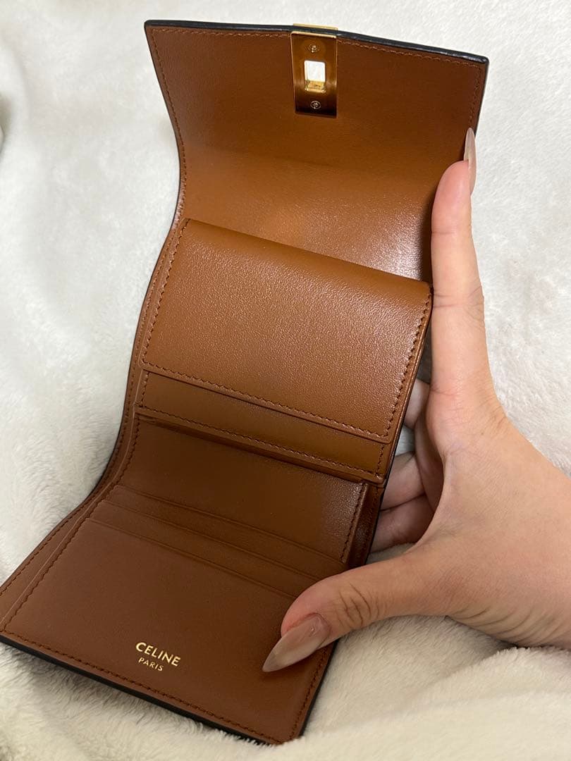 CELINE スモール トリフォールドウォレット 16（セーズ）